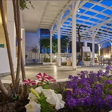Apartahotel Maria Toroni