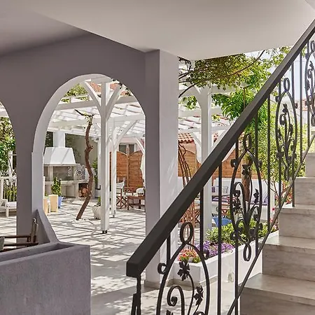 Aparthotel Maria Toroni